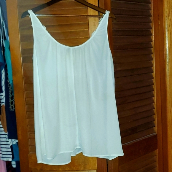 K.Jordan Crochet detail, flowy tank - Picture 3 of 3